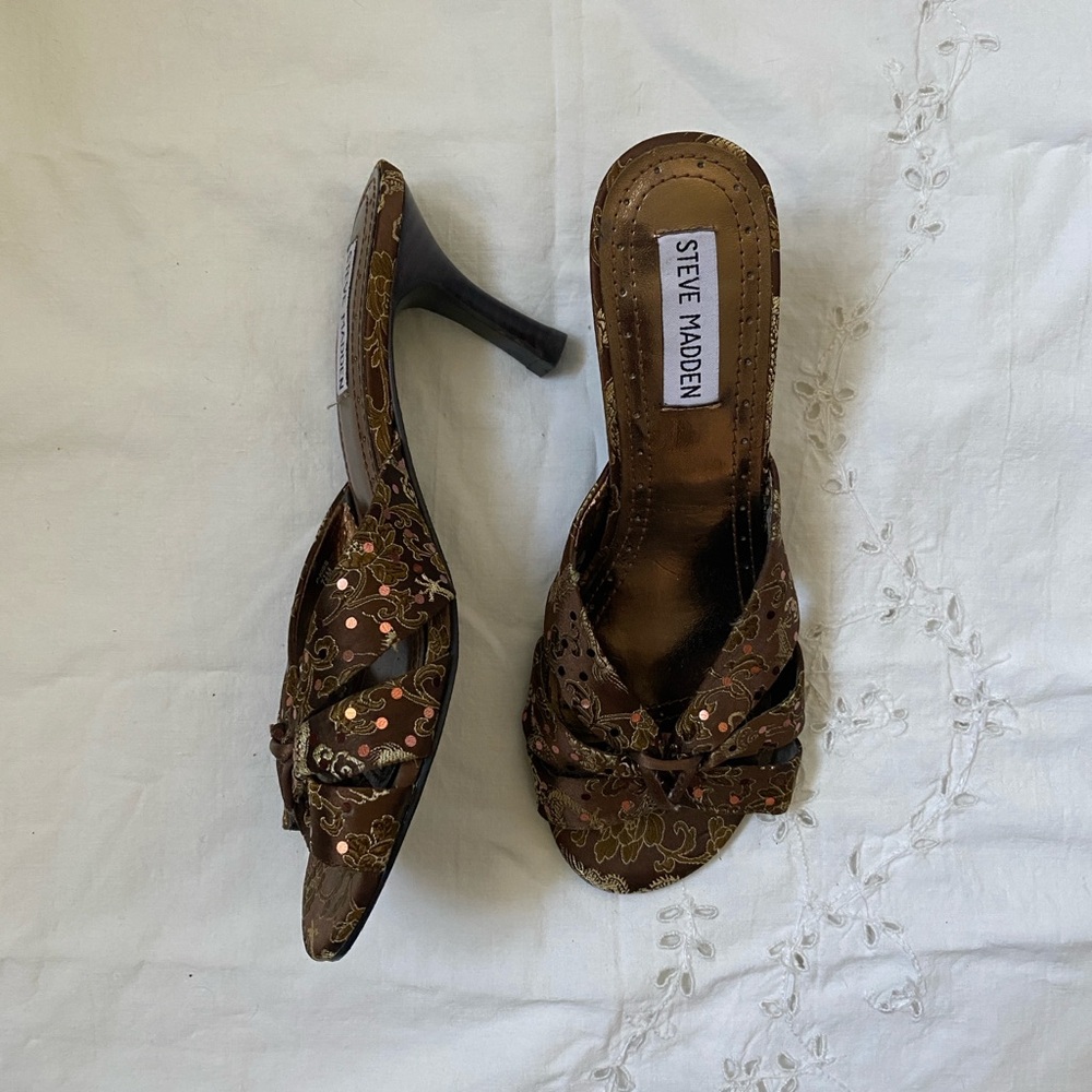 Steve Madden Brown and Gold Floral Heels